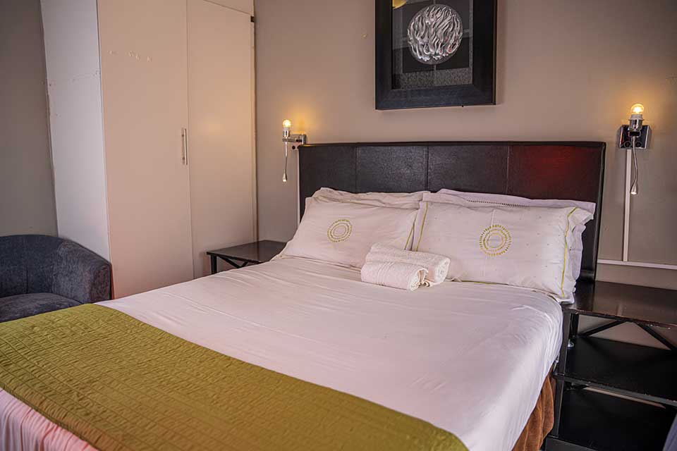 standard-room-04.jpg
