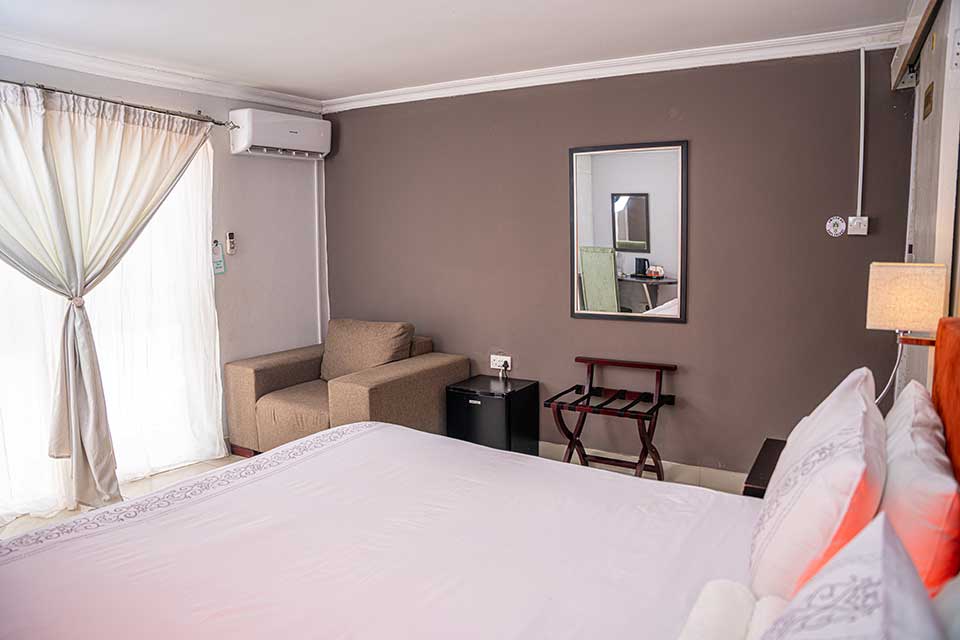 Deluxe Room (01)